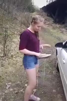 girl breaks in a car with a shoelace 